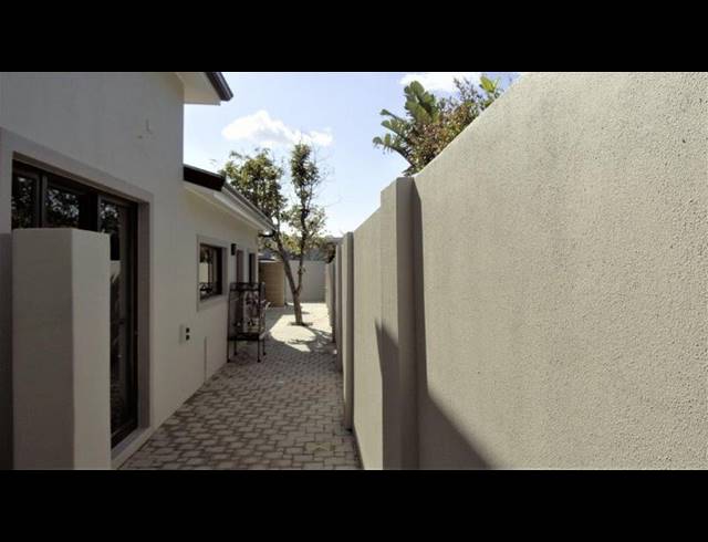 5 BEDROOM HOUSE FOR SALE IN PLETTENBERG BAY